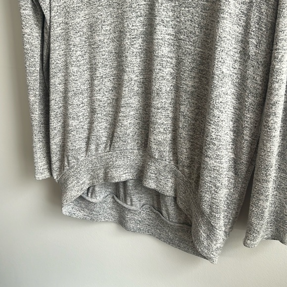 ARITZIA Wilfred Free v neck sweater - Picture 6 of 6